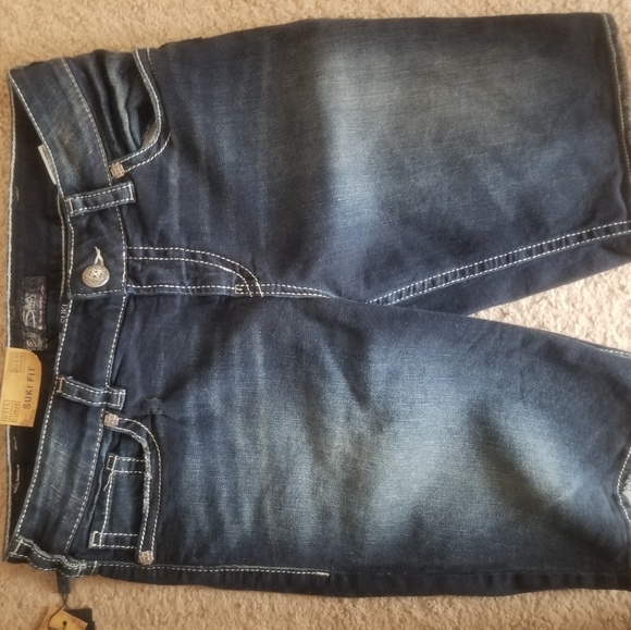 Silver Bermuda - Picture 2 of 2